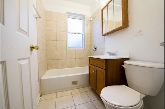 9244 S Saginaw Ave Apartments Chicago Bathroom
