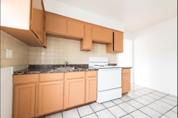7101 S Artesian Ave Apartments Chicago Kitchen
