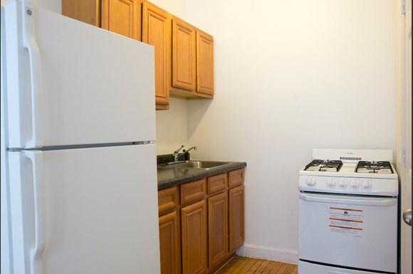 5101 W Monroe St Apartments Chicago Kitchen