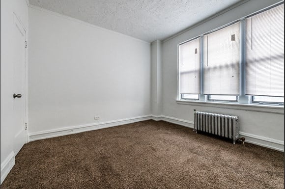 South Shore Apartments for rent in Chicago | 6751 S Jeffery Ave Bedroom