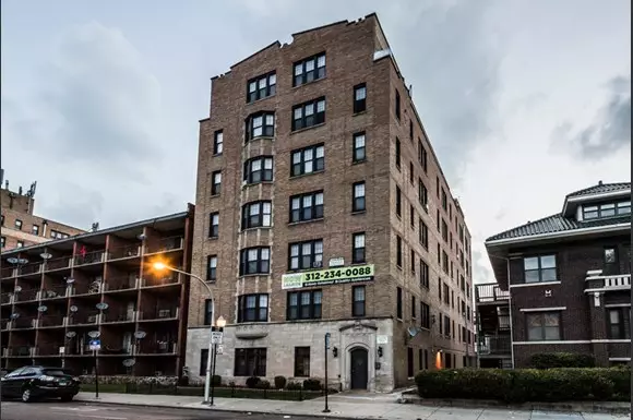 South Shore Apartments for rent in Chicago | 6751 S Jeffery Ave
