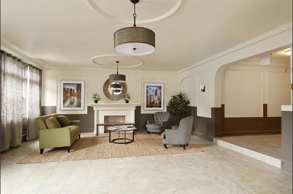 6751 S Jeffery Blvd Apartments Chicago Lobby
