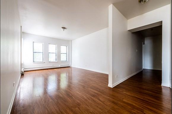 Living Room of 7316 S Jeffery Apartments in Chicago