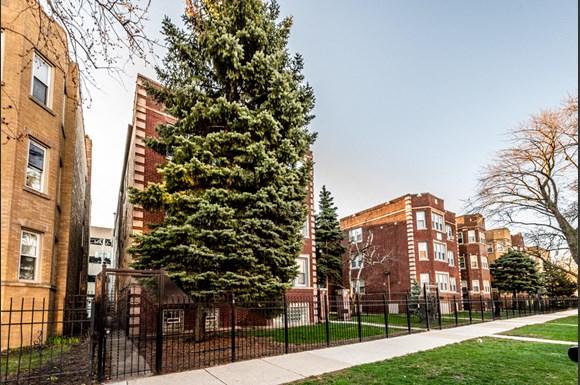 Exterior 1123 N Lawler Ave Apartments Chicago