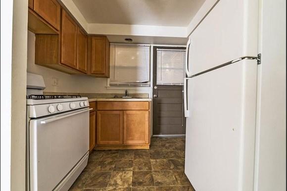 14133 S School St Apartments Chicago Kitchen