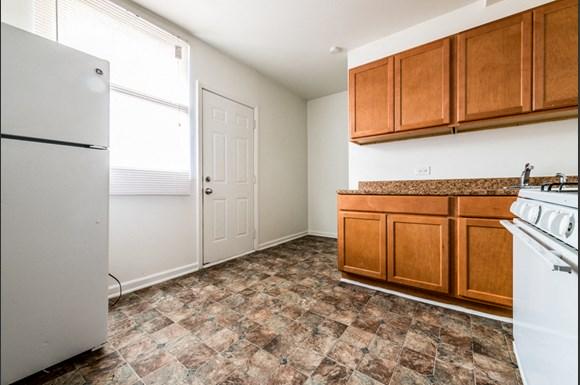 Gage Park Apartments for Rent in Chicago | 5800 S Artesian Ave Kitchen