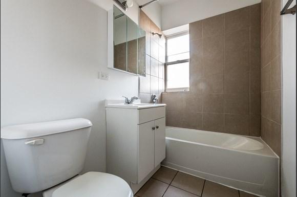 Washington Park Apartments for rent in Chicago | 6224 S Martin Luther King Dr Bathroom