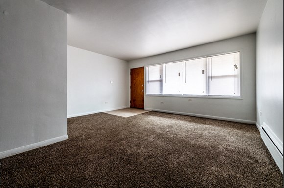 Austin Apartments for rent in Chicago | 5015 W Jackson Blvd Living Room