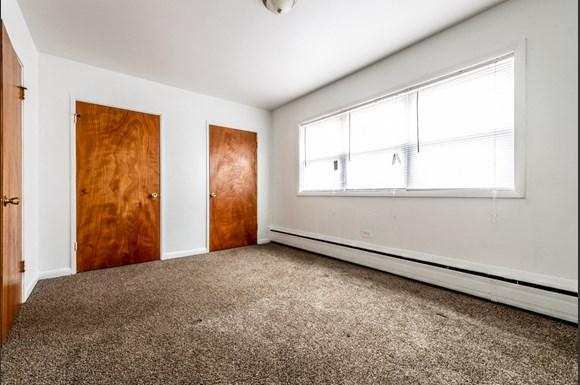 Austin Apartments for rent in Chicago | 5015 W Jackson Blvd Bedroom