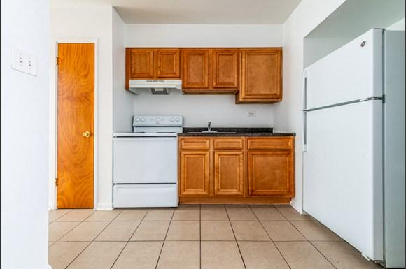 Austin Apartments for rent in Chicago | 5015 W Jackson Blvd Kitchen