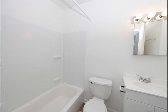 2601 Garrison Blvd Apartments Baltimore Bathroom