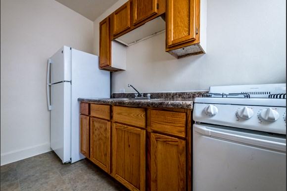 South Shore Apartments for rent in Chicago | 1931 E 71st St Kitchen