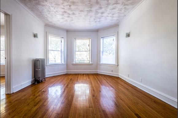Chatham Apartments for rent in Chicago | 7939 S Dobson Ave Living Room