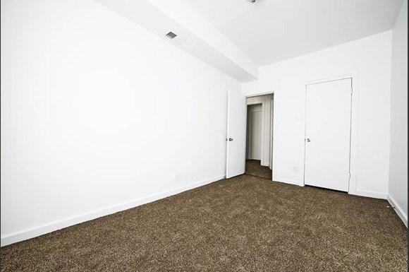 7120 S Wabash Ave Apartments Chicago Bedroom