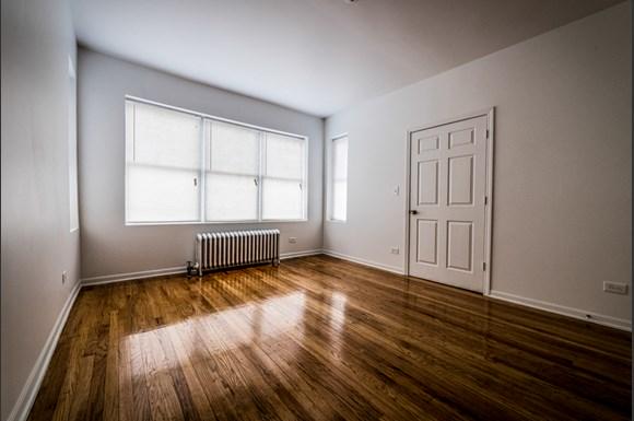 1807 S St Louis Ave Apartments Chicago Bedroom