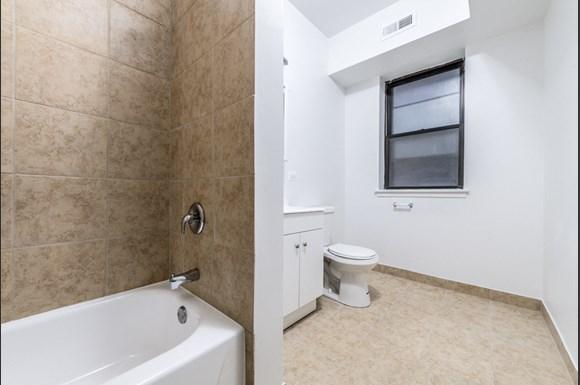 Pangea Commons 5046 S Champlain Ave Apartments Chicago Bathroom