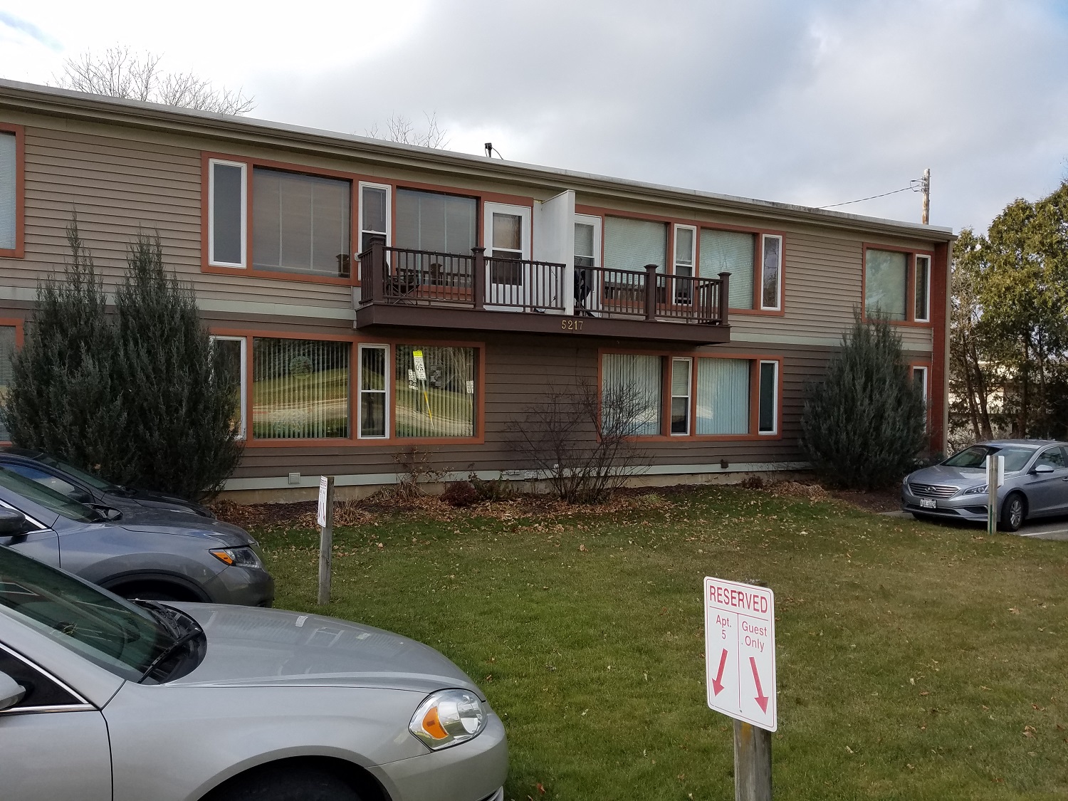 5217 Monona Apartments in MONONA, WI