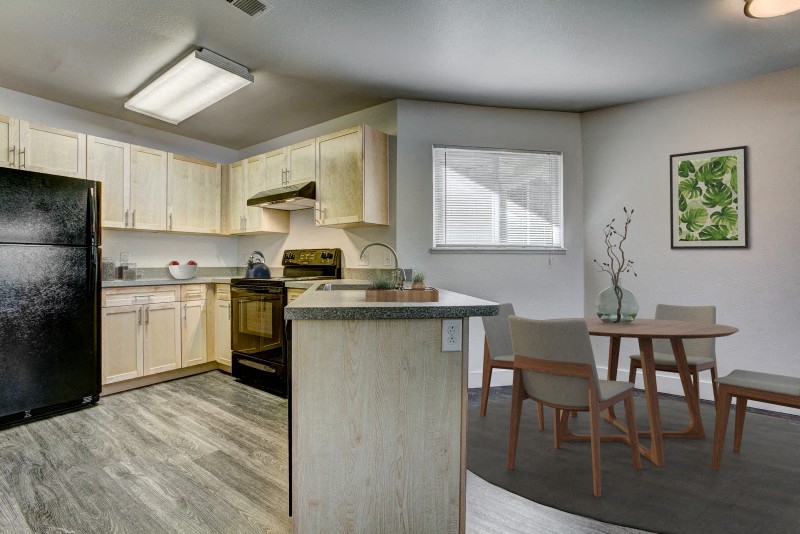 Village on Shields - Cunningham kitchen and dining area