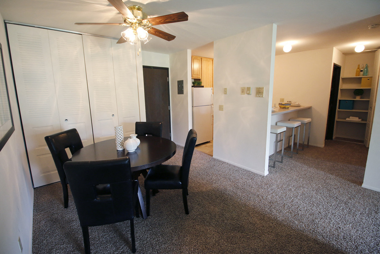 Briarwood Apartments Apartments in Madison, WI