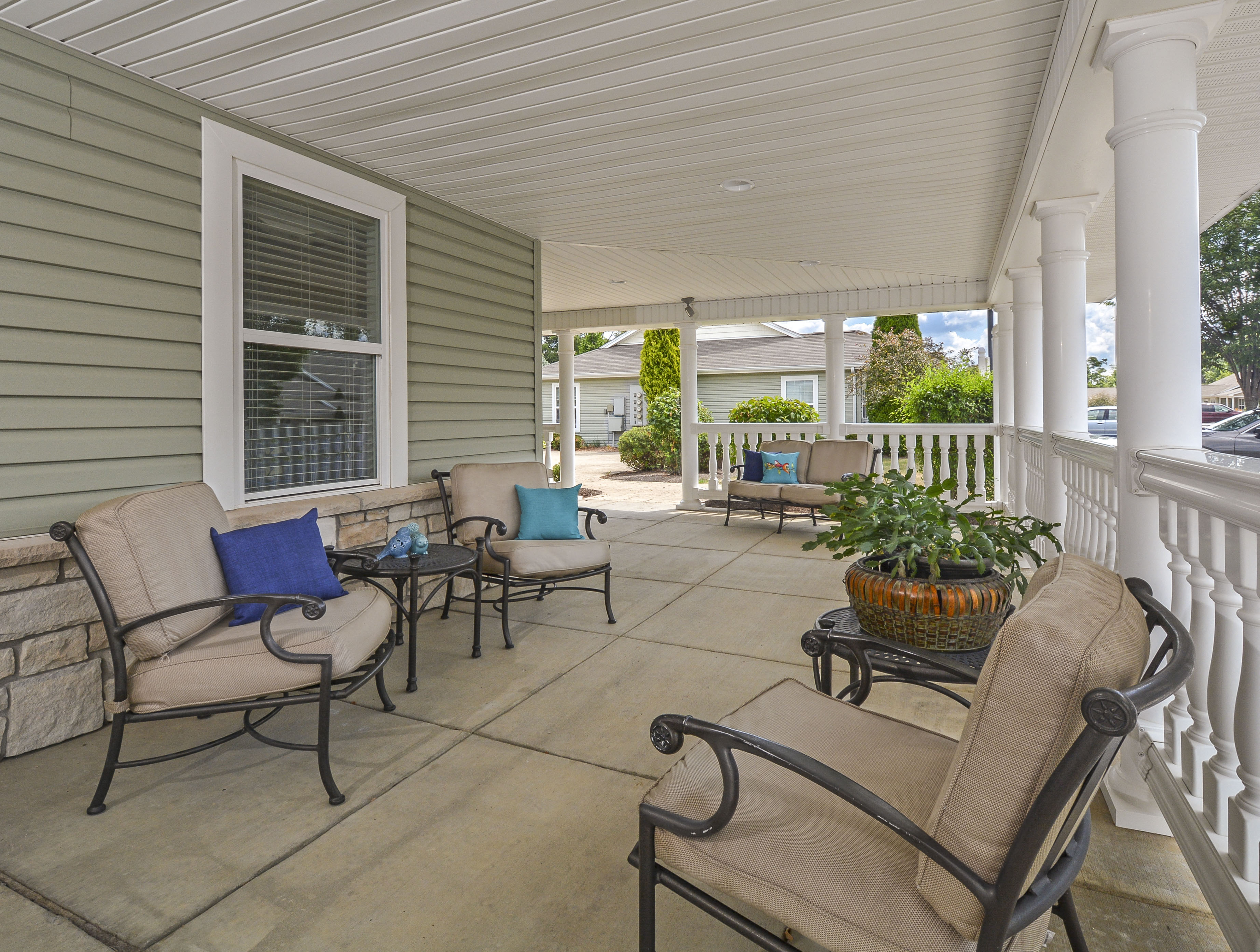 Photos and Video of Chauncey Pointe Senior Apartments in Bowling Green, OH