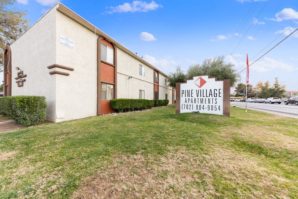 photos and video of pine village apartments in las vegas nv