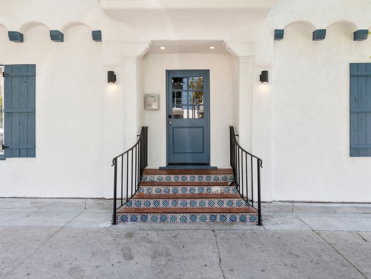 Front Entrance Doors of Barton Apartments in Hollywood, CA