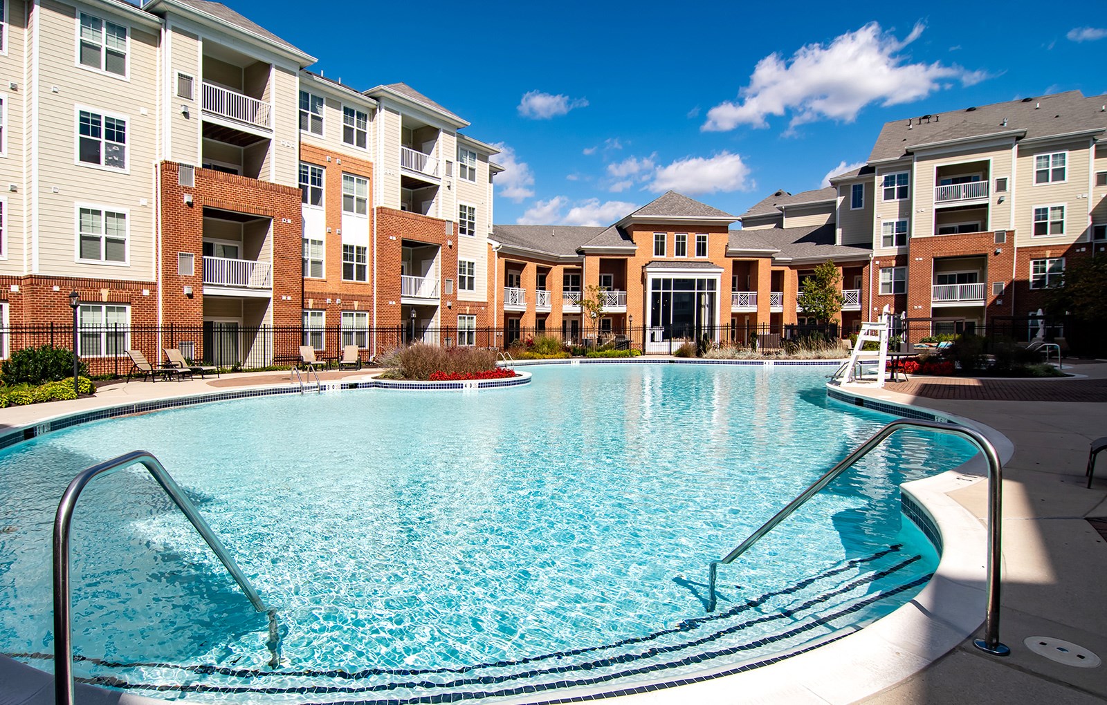 hotels in hanover md with indoor pool