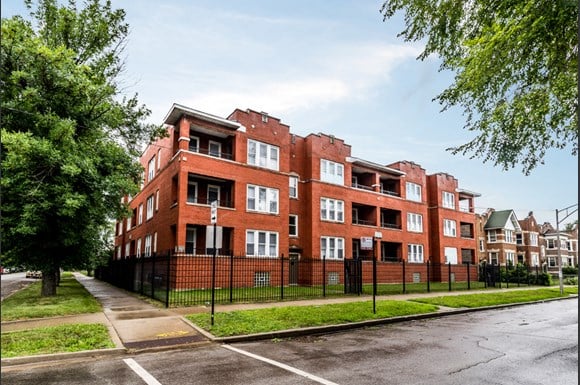 Grand Crossing Apartments for rent in Chicago | 7406 S Perry
