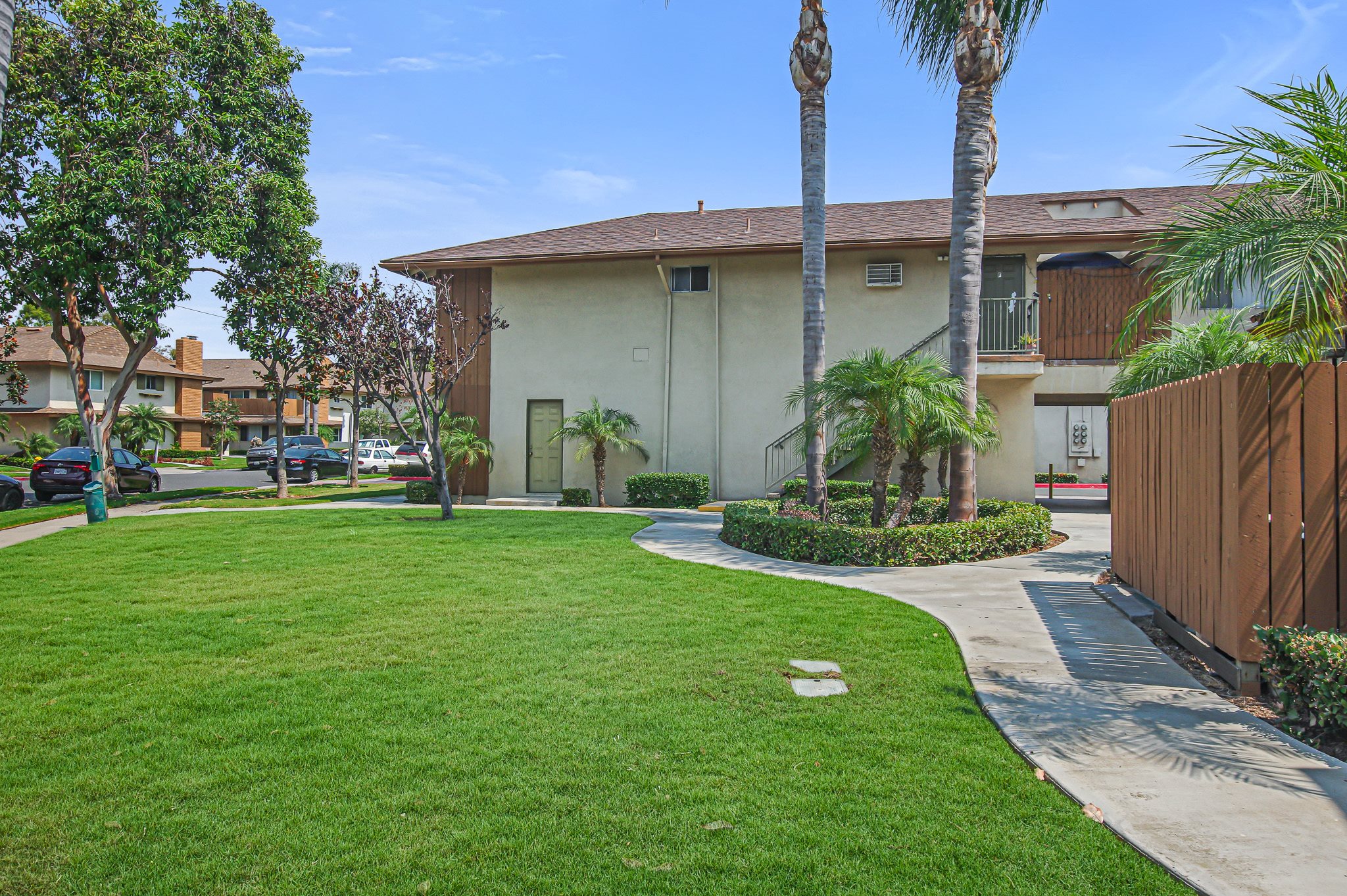 Photos and Video of Kenyon Pointe in Tustin, CA