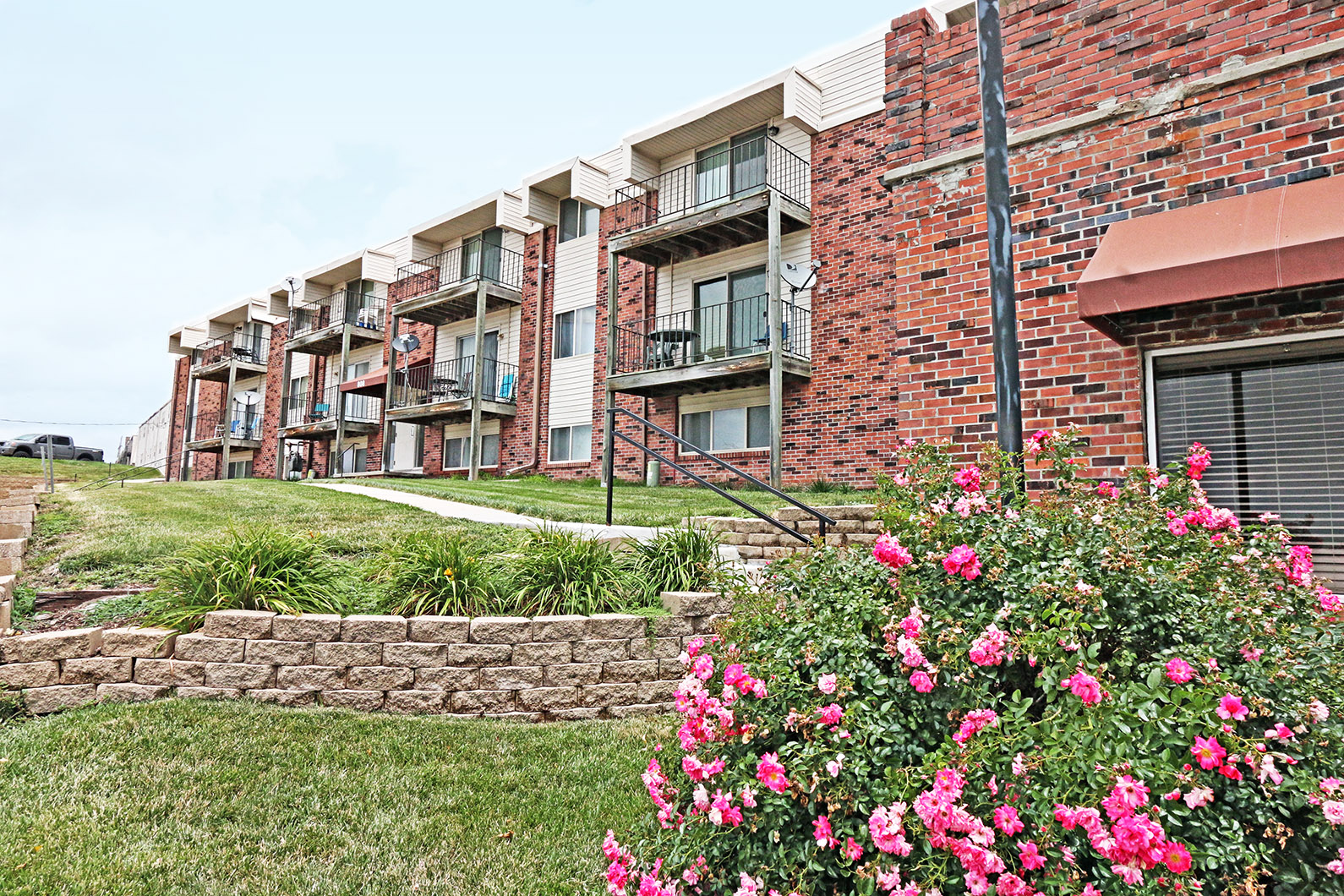 Tara Heights Apartment and Community Amenities