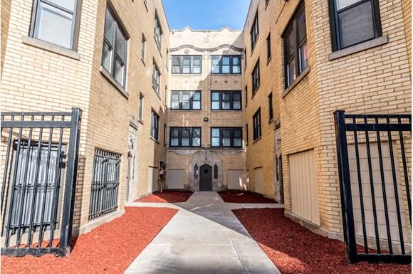 418 24 S Laramie Ave Apartments In Chicago Il Pangea Real Estate