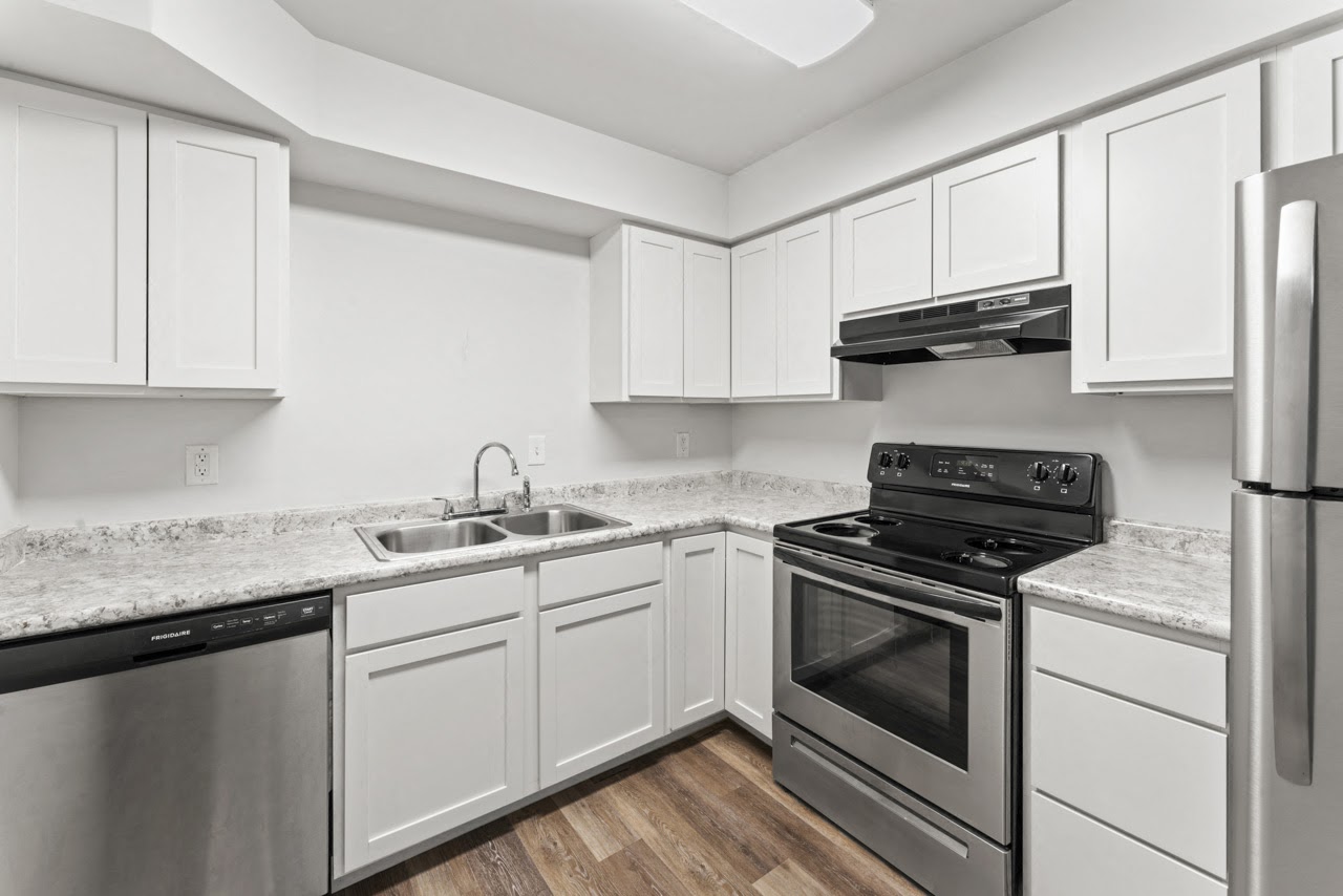 Apple Creek 2BR 2Ba