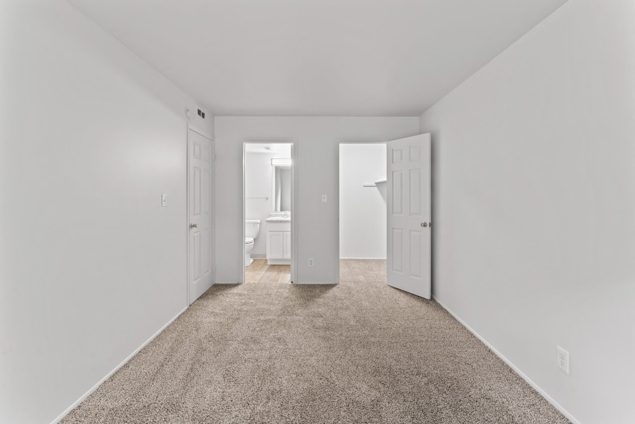 Apple Creek 2BR 2Ba