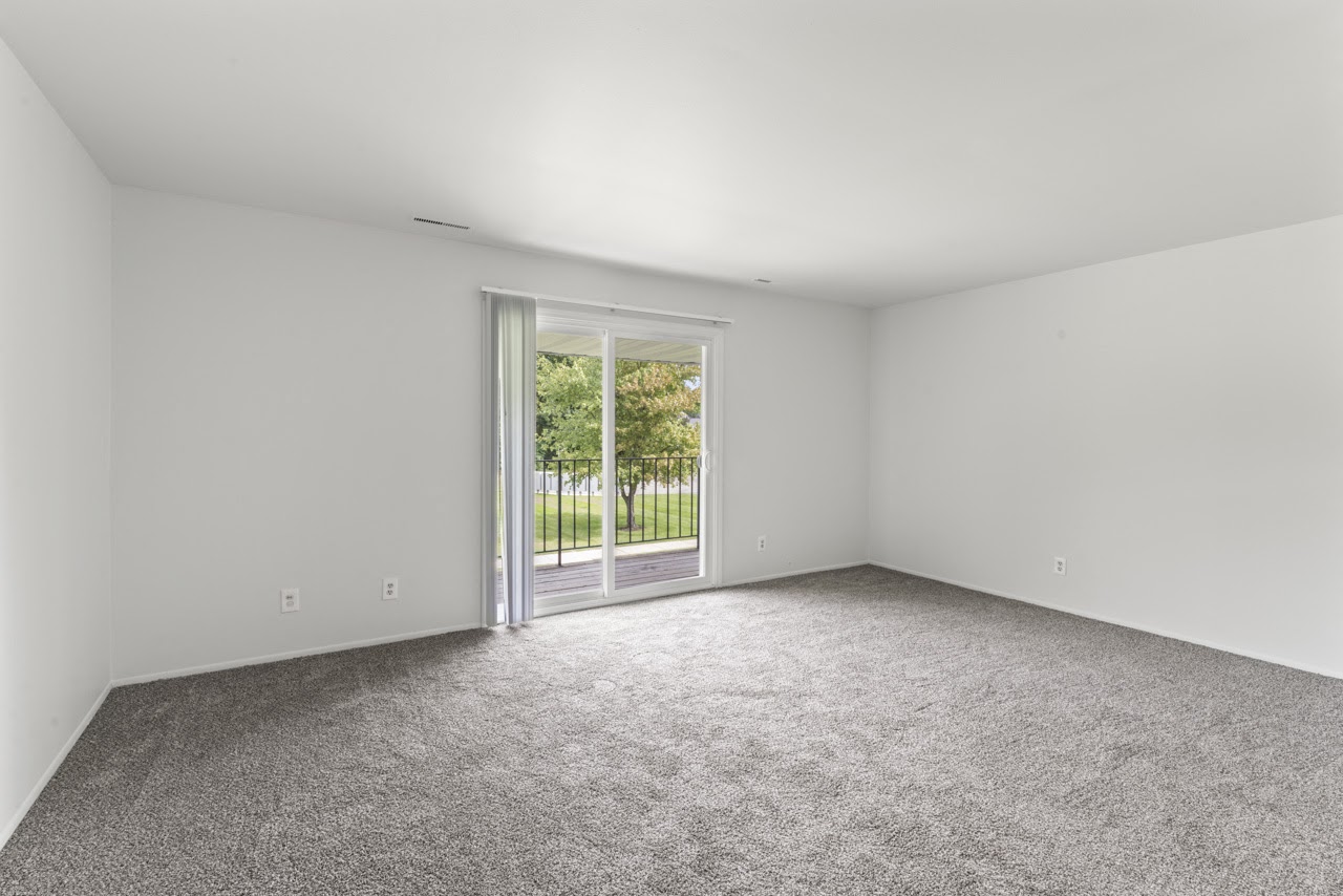 2 BR 1 ¼ Ba Photos