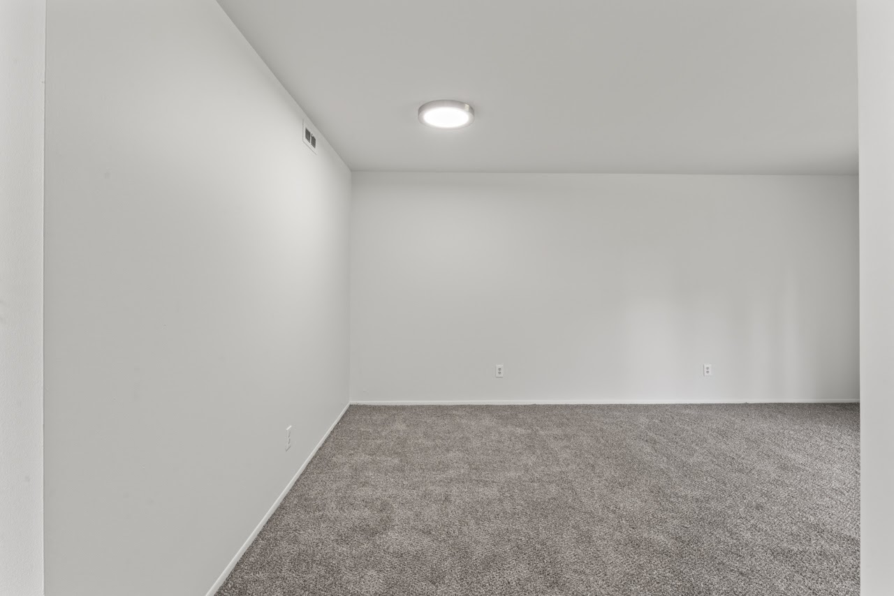 2 BR 1 ¼ Ba Photos