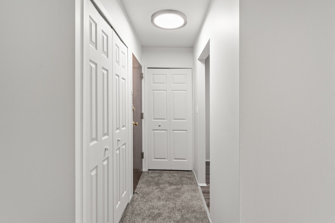 2 BR 1 ¼ Ba Photos