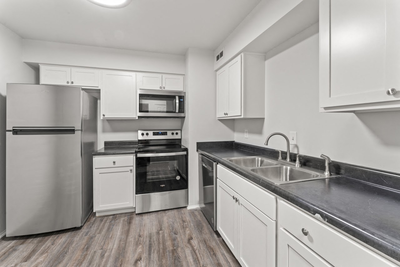 2 BR 1 ¼ Ba Photos