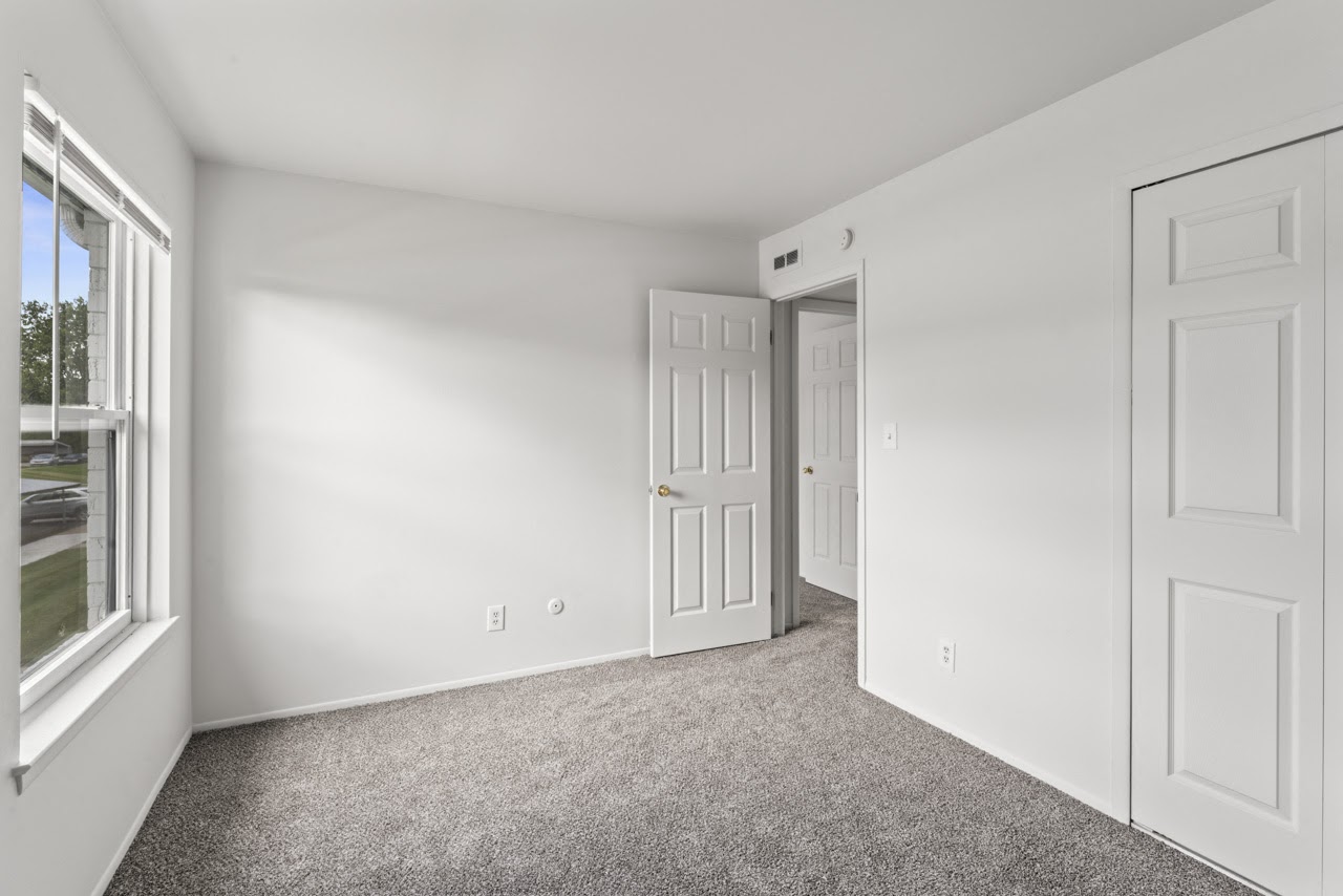 2 BR 1 ¼ Ba Photos
