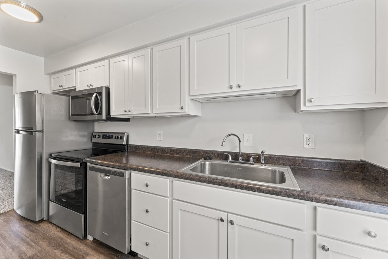 2 BR 1 ½ Ba Photos