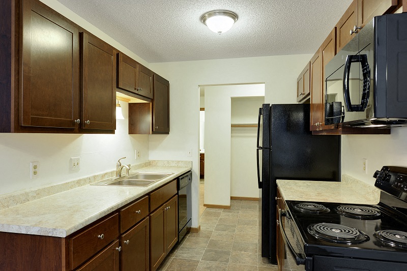 Pine Point Apartments in Coon Rapids, MN