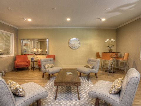 Office Seating  l Davinci Apartments