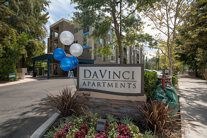 Monument sign l Davinci Apartments