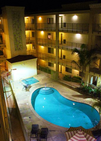 Pool l Davinci Apartments