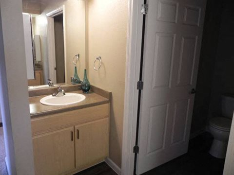 Bathroom l Davinci Apartments