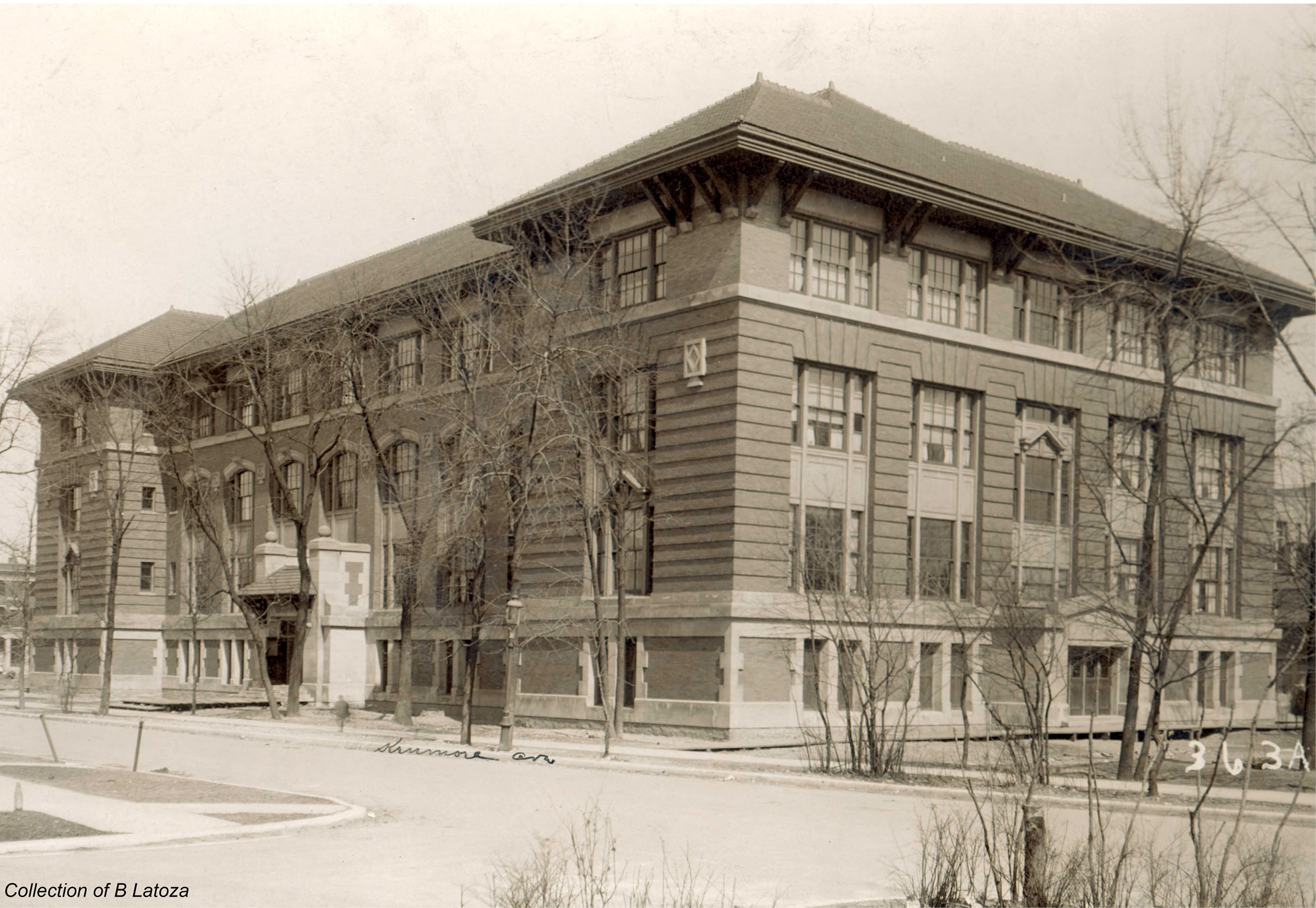 Stewart School Lofts Apartments in Chicago, IL