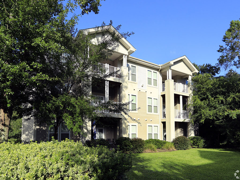 Photos of Windjammer Apartments in Charleston, SC
