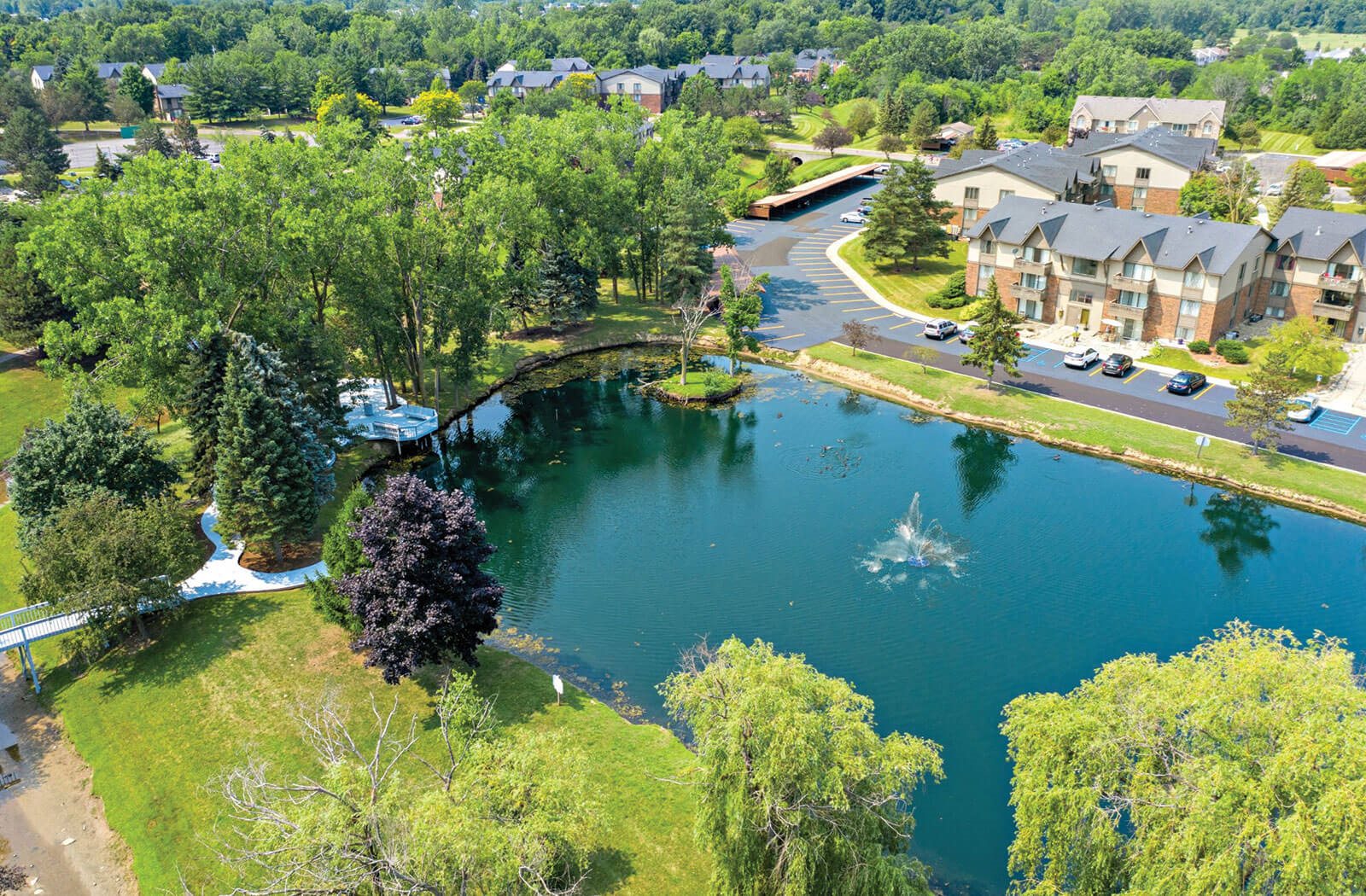 Fox Hill Glens Apartments in Grand Blanc, MI