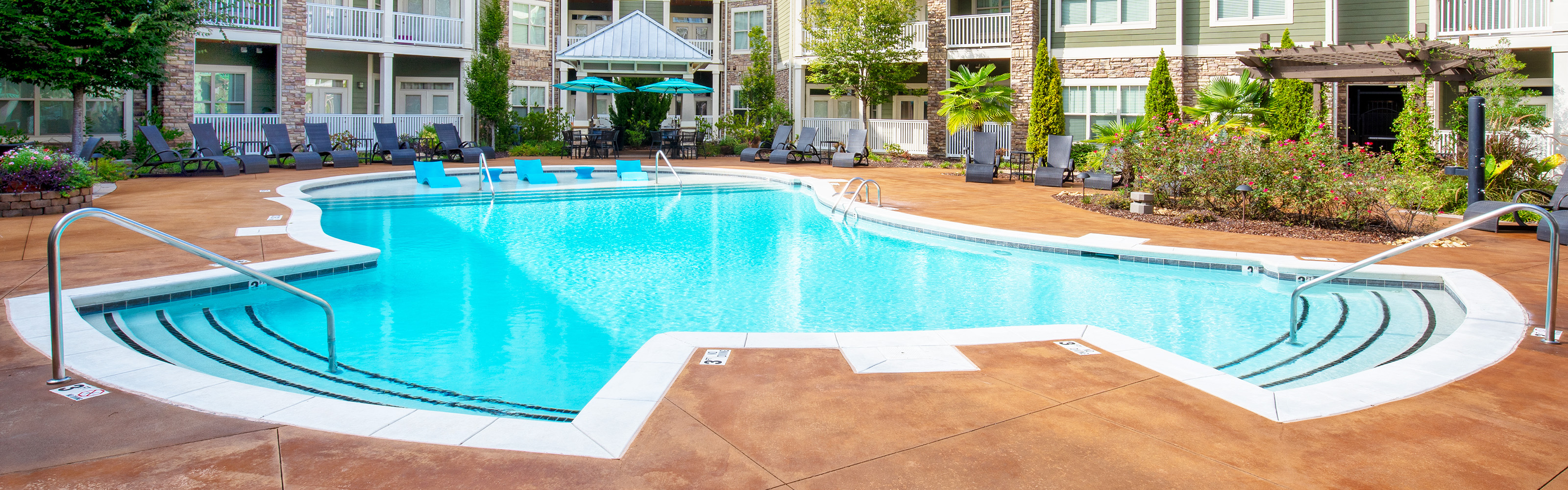 Parc at Grandview pool area