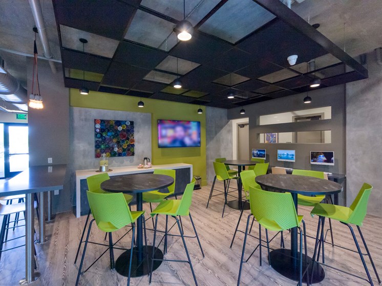 Lofts at Monroe Apartments | Jacksonville, FL | Internet Cafe