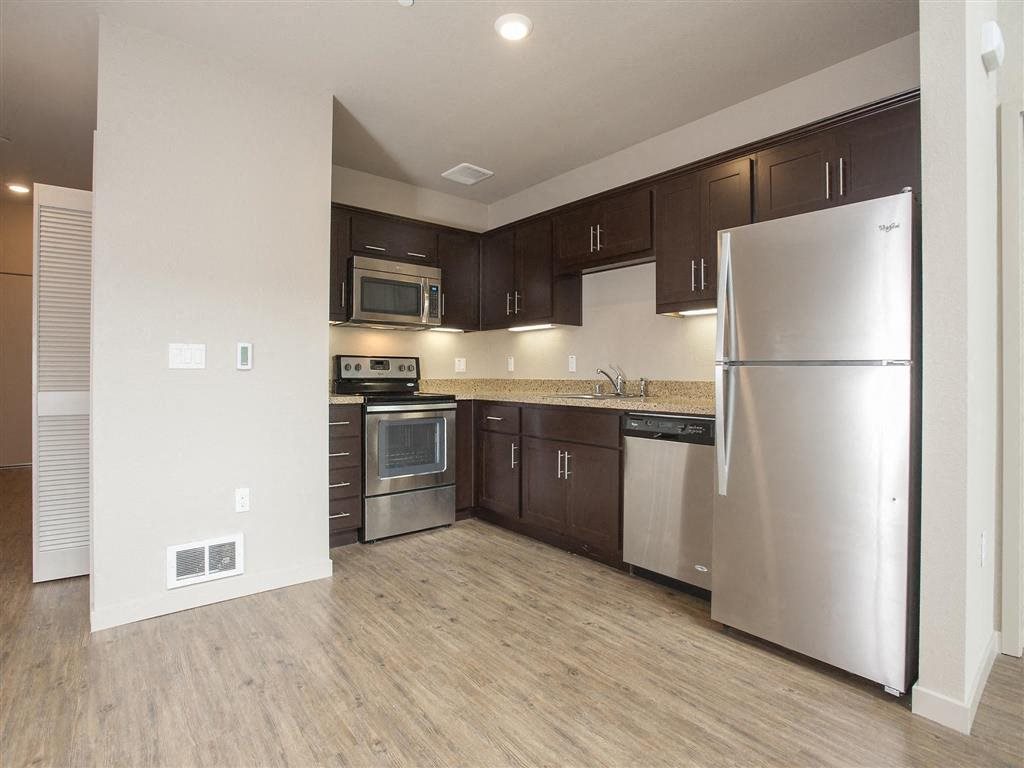 Mason at Hive Kitchen l Brand New Apartments for Rent in Oakland, Ca | Mason at Hive Apartments Now Leasing